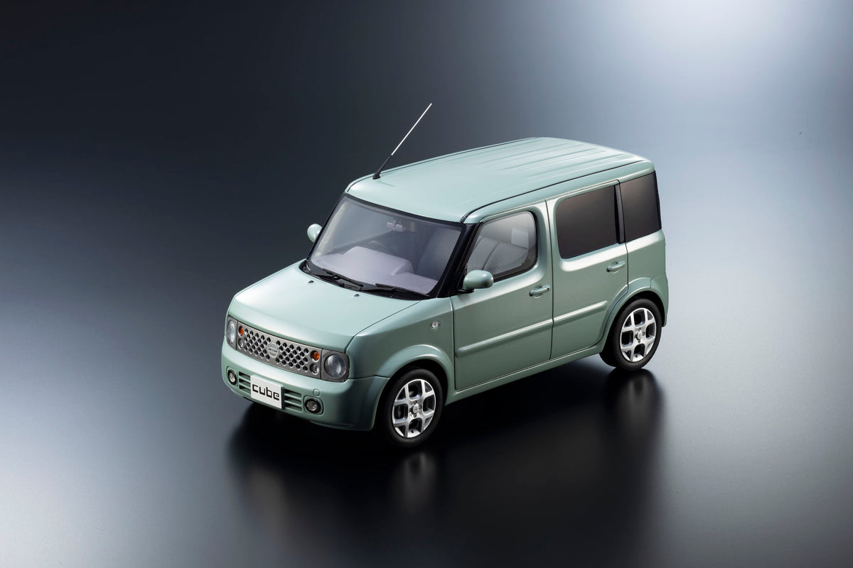 Kyosho 1:18 Nissan CUBE (Aqua Mint)