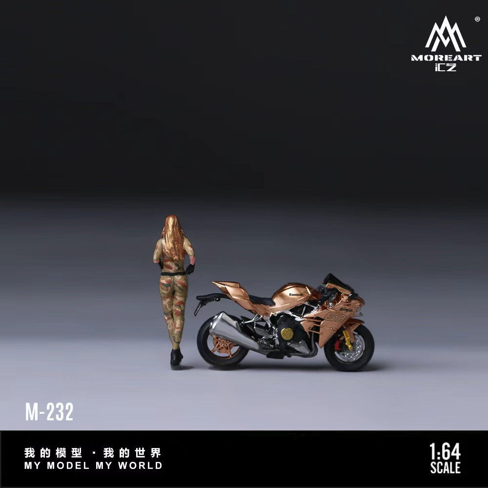 MoreArt 1:64 Kawasaki Golden 63 camouflage outfit for blonde female motorcycle figurine set MO222232