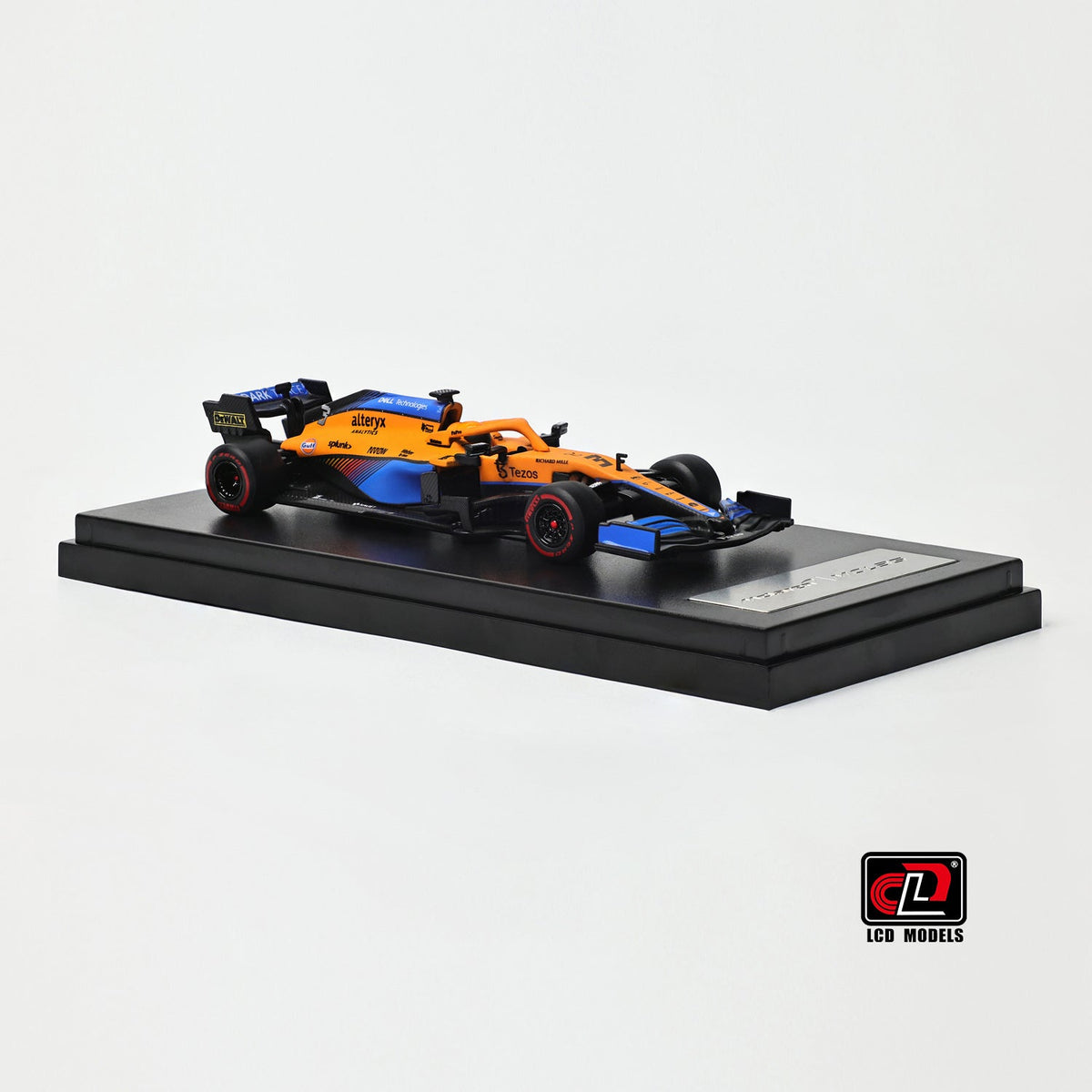 LCD 1:64 McLaren F1 MCL35 LCD64030-OR
