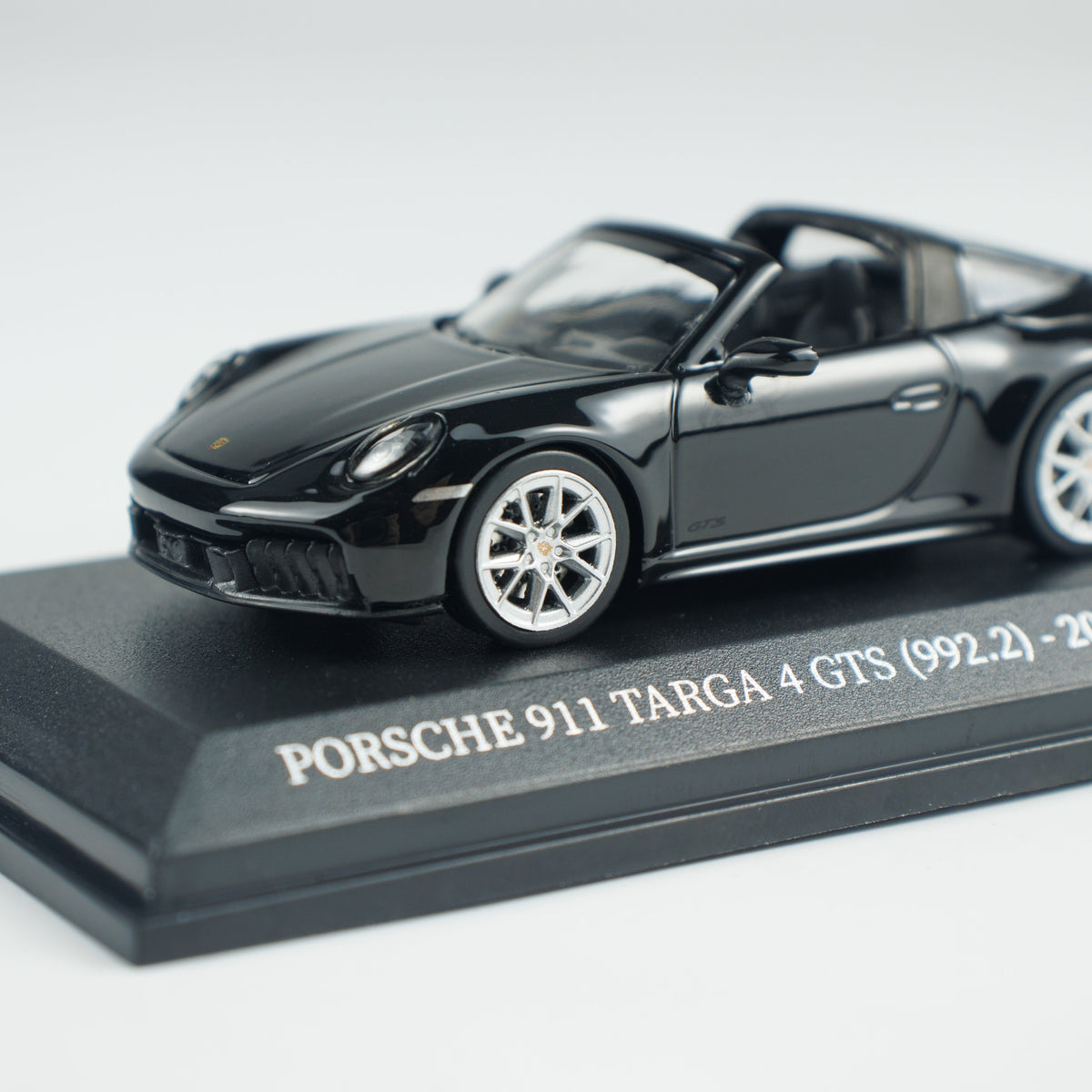 MINICHAMPS 1:64 PORSCHE 911 (992.2) TARGA 4 GTS -2025-BLACK CLDC 643064147