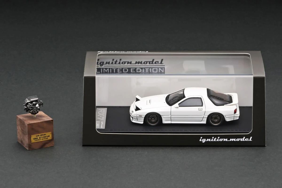 Ignition Model 1:43 Mazda Savanna RX-7 Infini (FC3S) White With 13B Engine IG2944