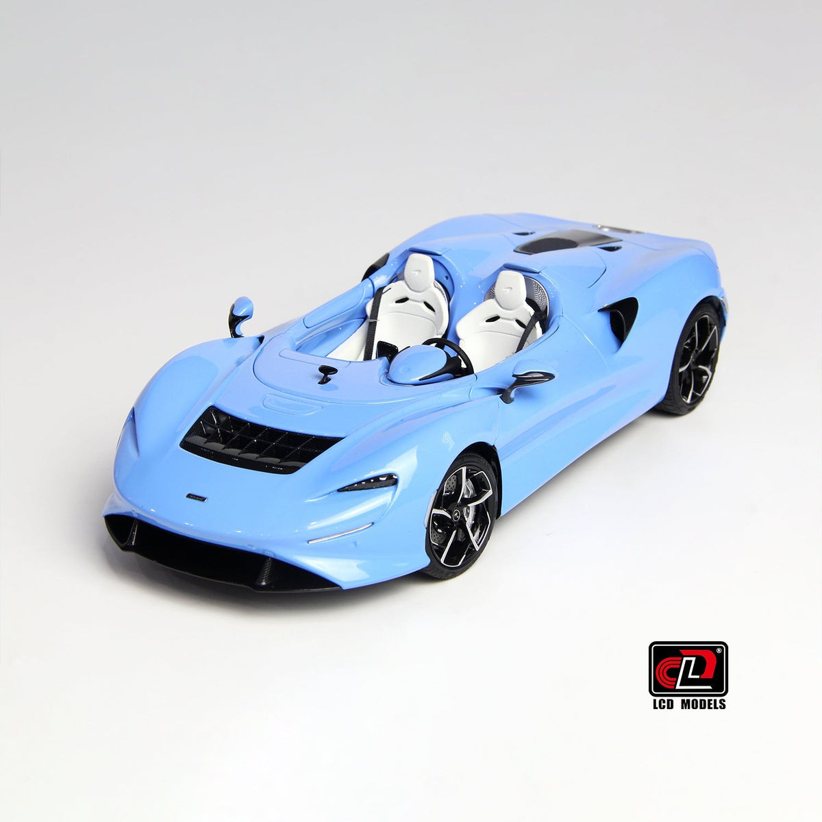 LCD1:18