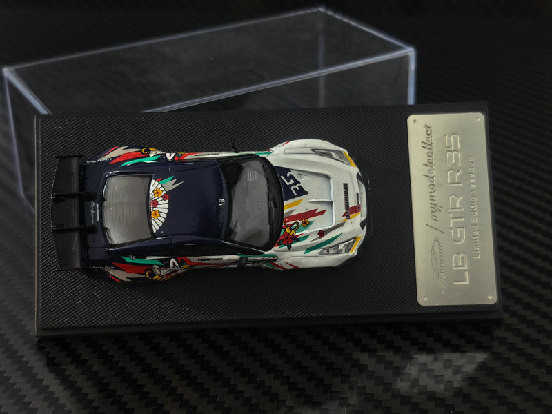 [Preorder] Model Collect 1:64 LB GTR R35 1.5 Kitsune Mask Livery MC640004S