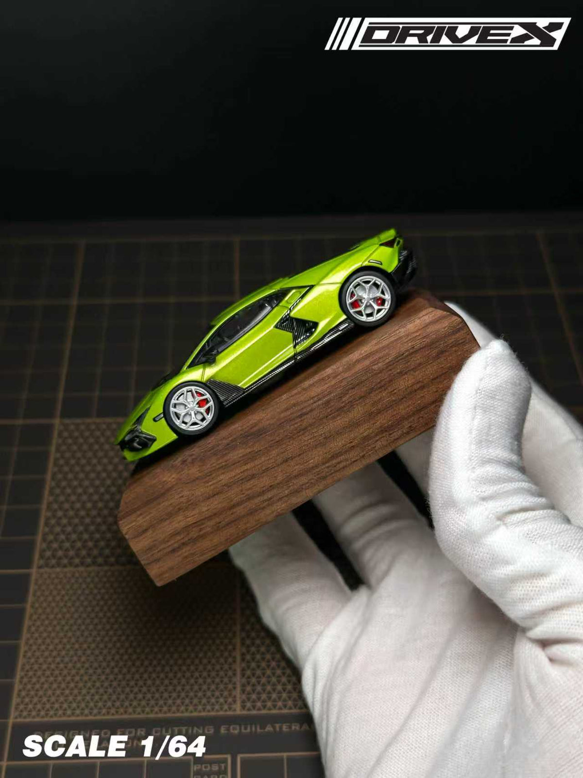 Drive X 1:64 Lamborghini Revuelto Hanging Card Board (7 Colours)