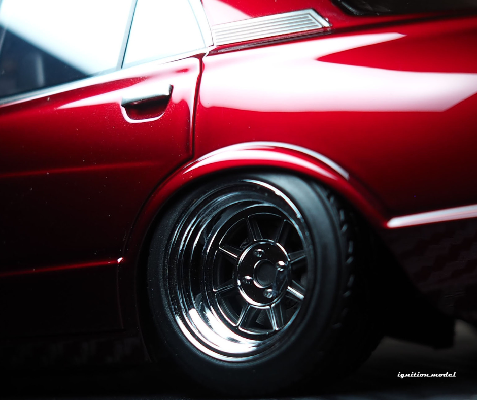 Ignition Model 1:18 Toyota MarkⅡ Sedan Grande (MX41) Red Metallic IG3428