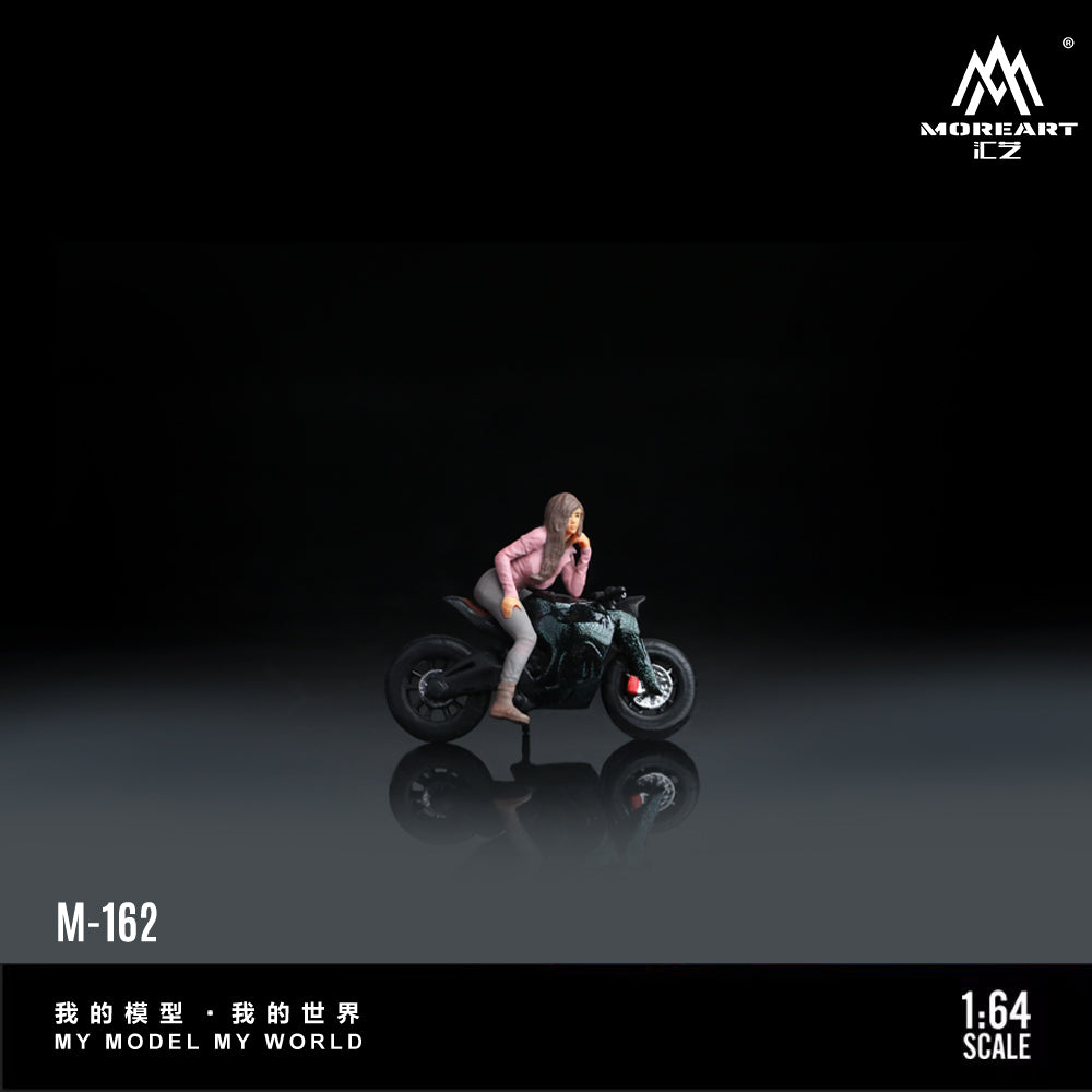 MoreArt 1:64 SHORT TAILED DARK IRON MOTORCYCLE GIRL MO222162