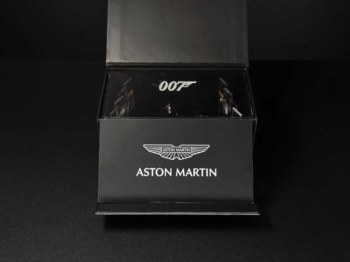 [Preorder] 007 1:64 Aston Martin DB5 With scene poster and gift box (10 Versions)