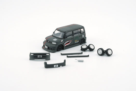 BM creation 1:64 Toyota 2000 bB - Matte Green + P40 Tiger Pattern (RHD)