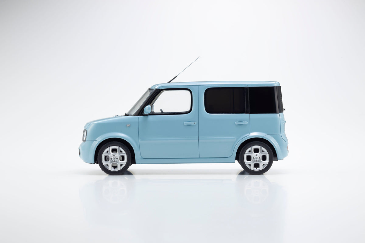 Kyosho 1:18 Nissan CUBE (Air Blue)