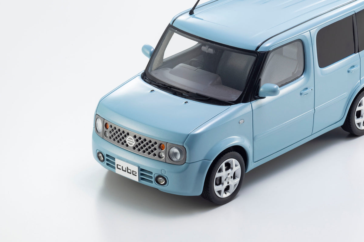 Kyosho 1:18 Nissan CUBE (Air Blue)