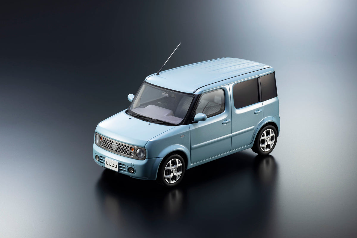 Kyosho 1:18 Nissan CUBE (Air Blue)