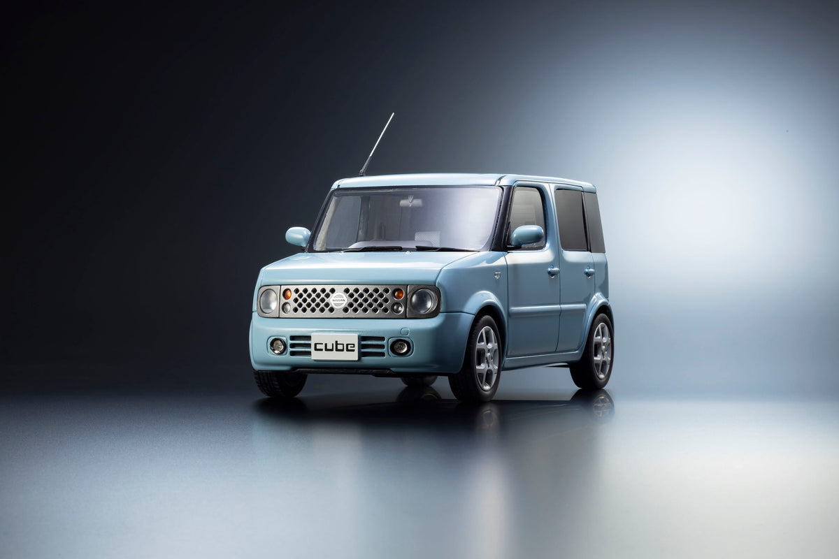 Kyosho 1:18 Nissan CUBE (Air Blue)