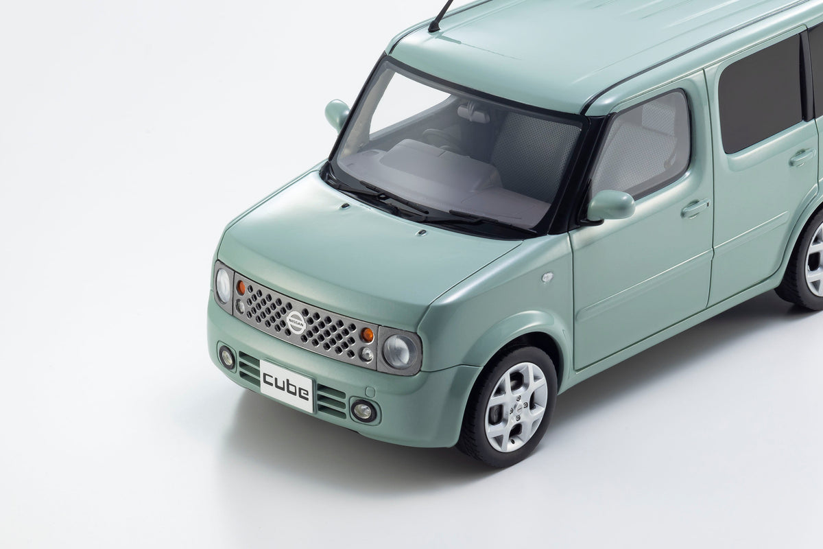 Kyosho 1:18 Nissan CUBE (Aqua Mint)