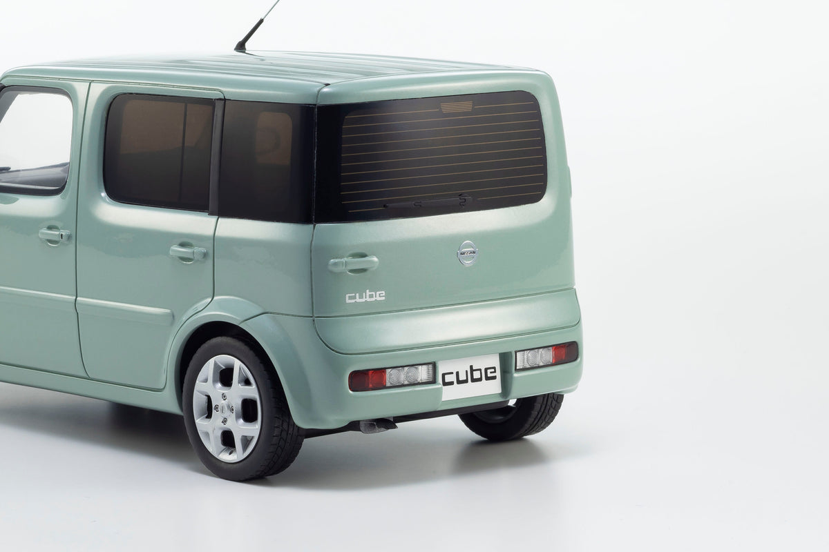 Kyosho 1:18 Nissan CUBE (Aqua Mint)