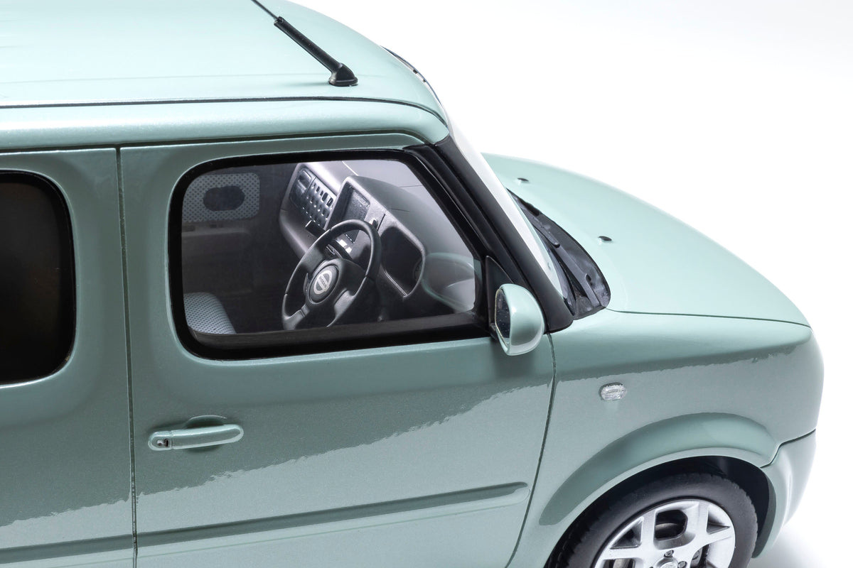 Kyosho 1:18 Nissan CUBE (Aqua Mint)