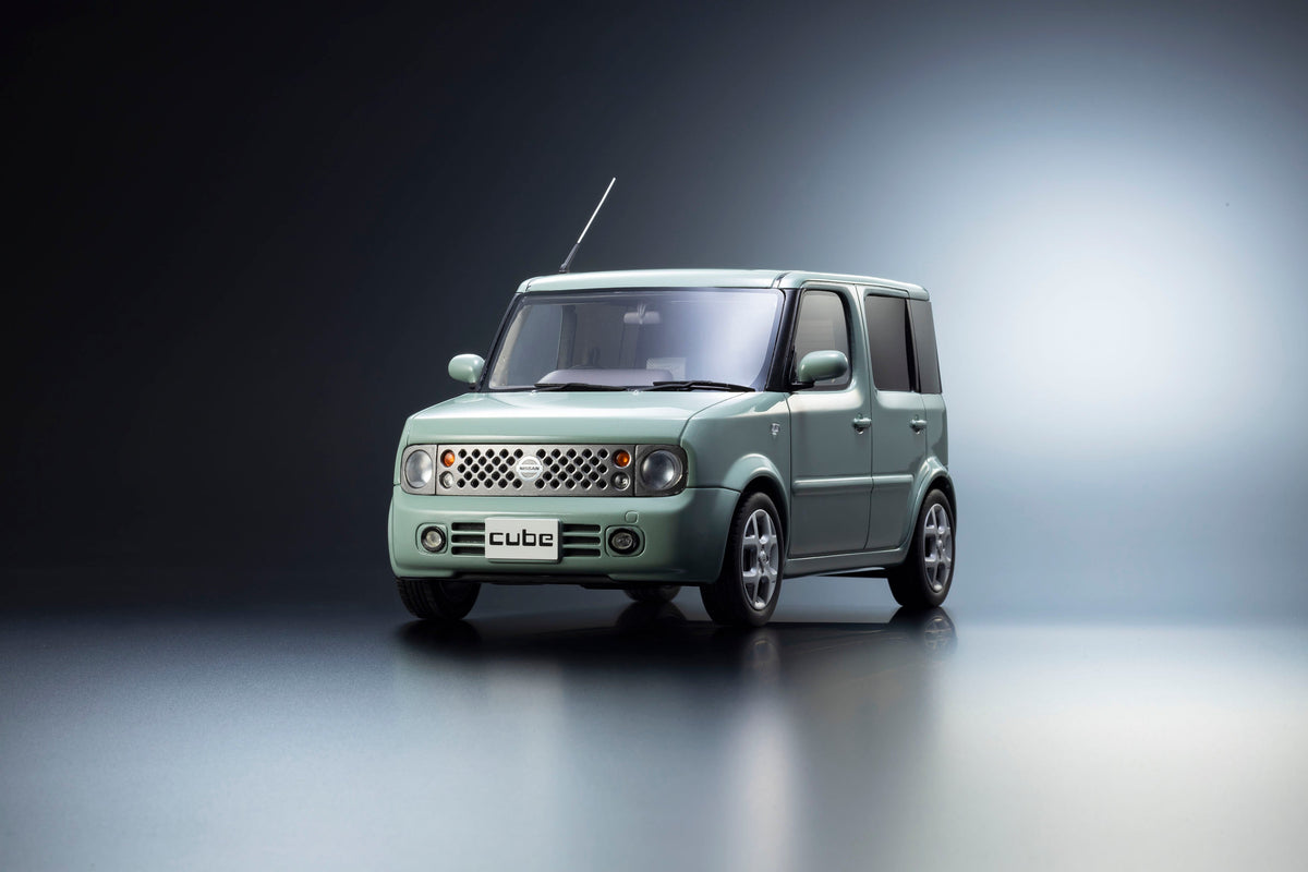 Kyosho 1:18 Nissan CUBE (Aqua Mint)