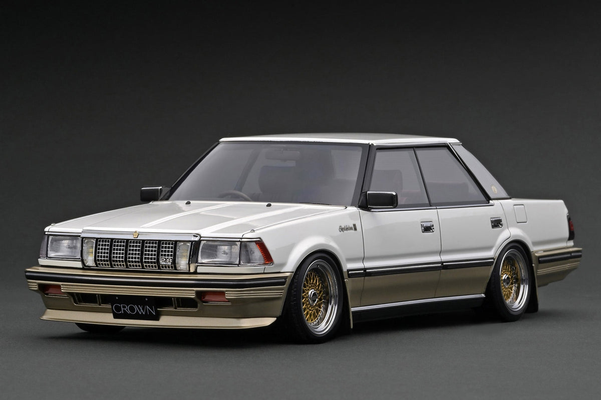 Ignition Model 1:18 Toyota Crown 3.0 Royal Saloon G (120) Pearl White/Gold (2 Colours)