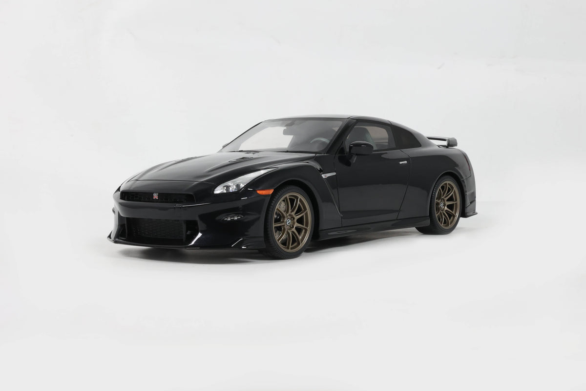 [Preorder] GT Spirit 1:18 NISSAN GT-R TAKUMI EDITION PURPLE 2024 GT932
