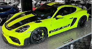 [Preorder] Solido 1:43 PORSCHE 718 CAYMAN GT4 RS W/WEISSACH PACKAGE ACID GREEN2024 S4318801