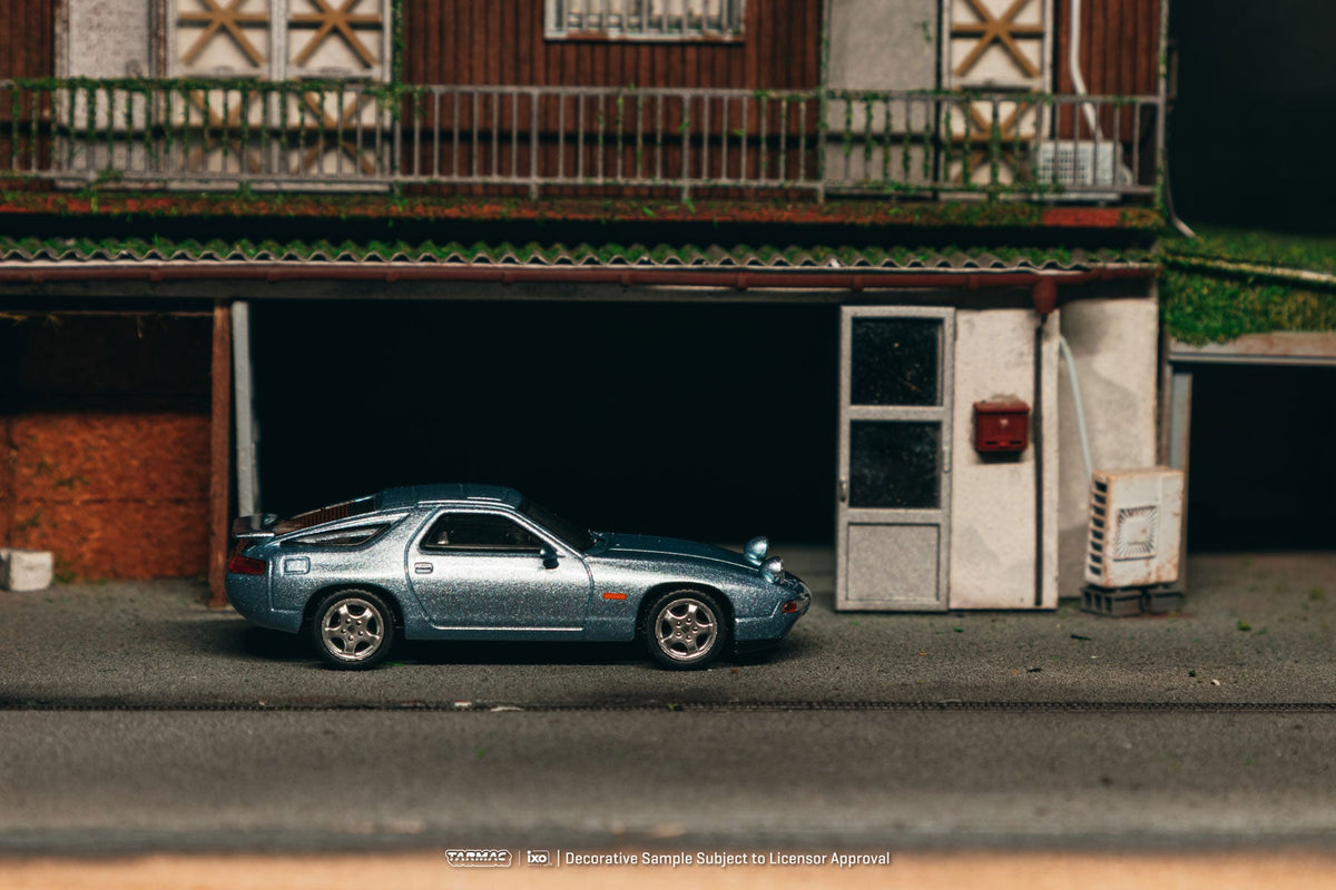 [Preorder] Tarmac Works 1:64 Porsche 928 GTS – Blue Metallic T64G-084-BL-B
