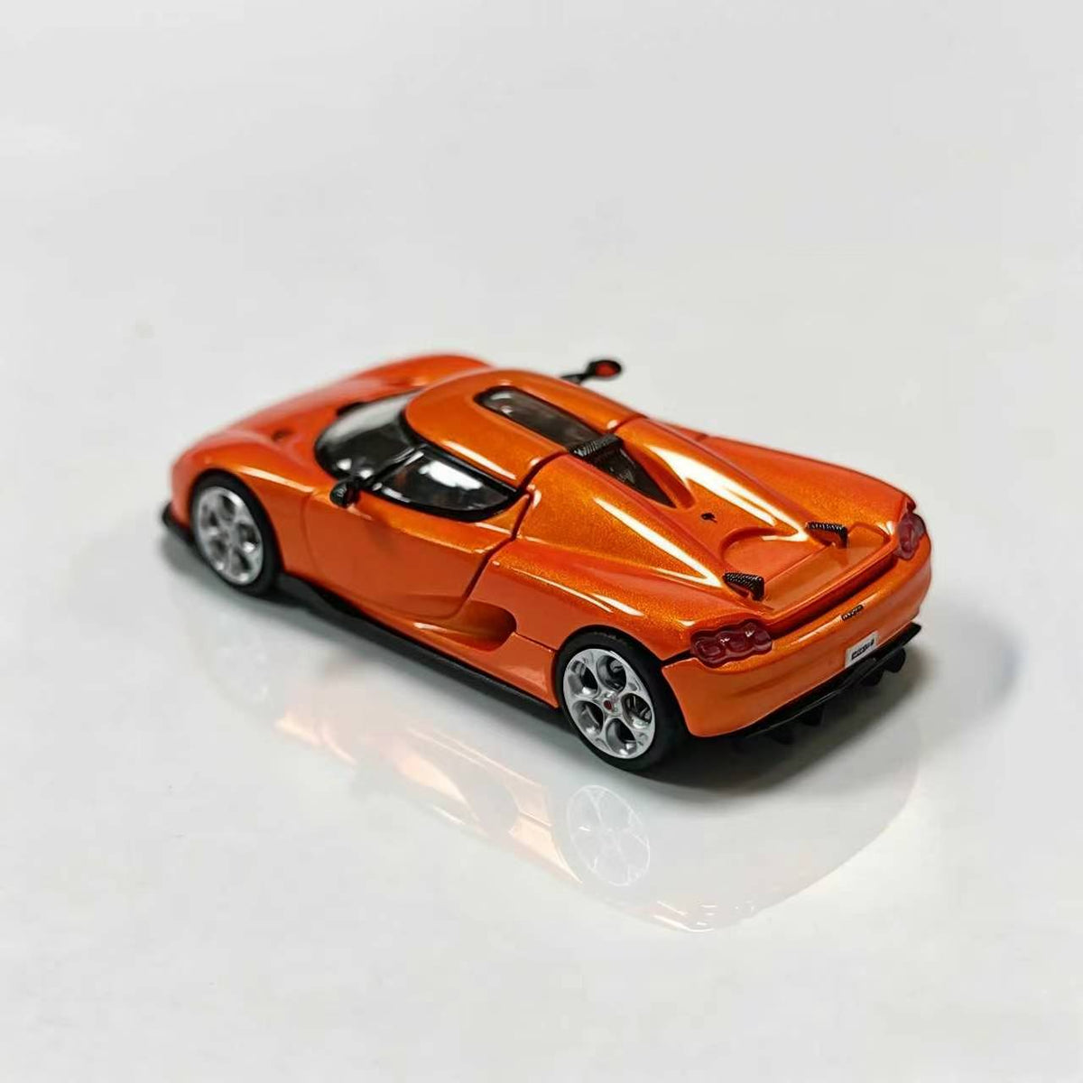 [Preorder] Rhino Model 1:64 Koenigsegg CC850 Orange