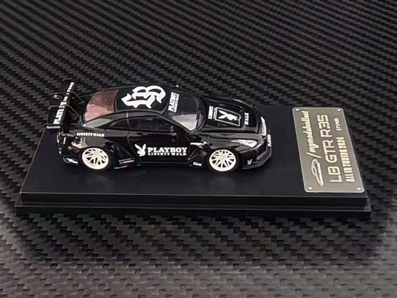 [Preorder] Model Collect 1:64 LB GTR R35 1.5 Glossy Black MC640004O