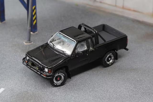 GCD 1:64 Toyota Hilux SR5 XTRA Cab - LHD (3 Versions)
