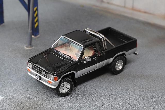GCD 1:64 Toyota Hilux SR5 XTRA Cab - LHD (3 Versions)