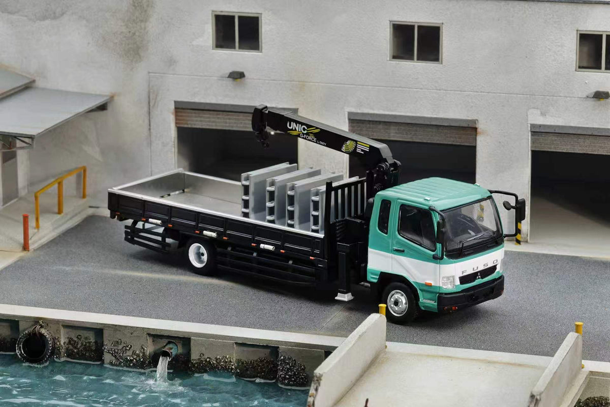 GCD 1:64 Mitsubishi Fuso Fighter(1024) Truck With Crane KS-082-633