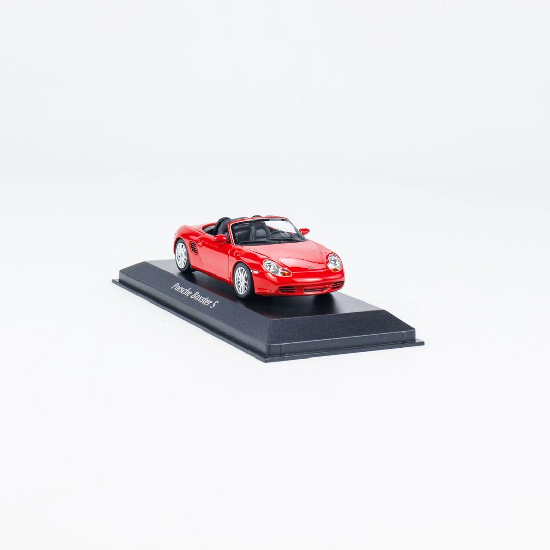 MINICHAMPS 1:43 PORSCHE BOXSTER S - 2002 - RED 940062070