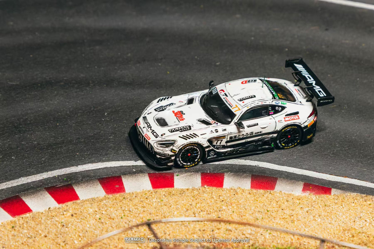 [Preorder] Tarmac Works 1:64 Mercedes-AMG GT3 Bathurst 12h 2026 Trading Cards Combo Set T64-062-26BH77