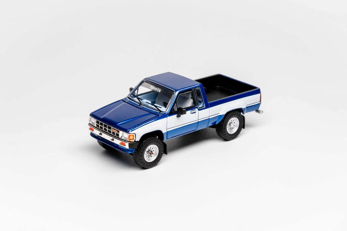 GCD 1:64 Toyota Hilux SR5 XTRA Cab 1985 (LHD) (3 Colours) KS-087-641/ KS-087-642/ KS-087-643