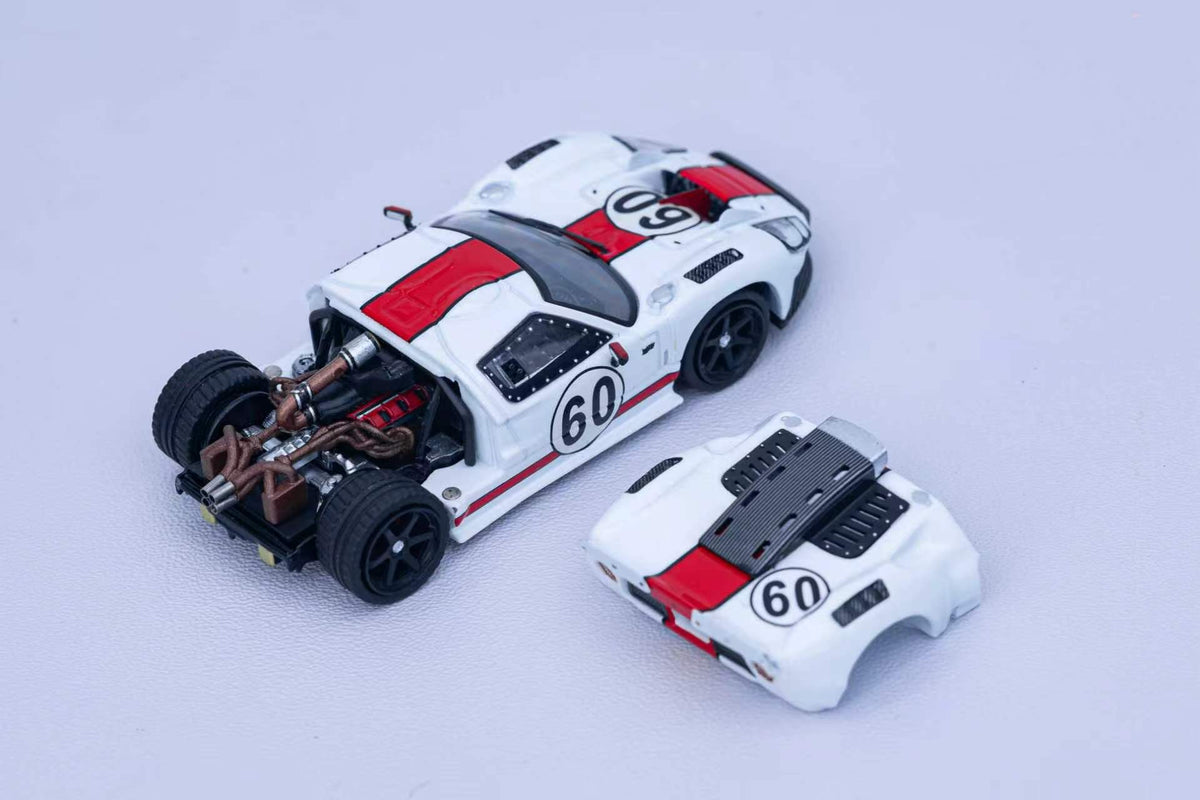 Rhino Model 1:64 Ford GT40 (2 Colours)