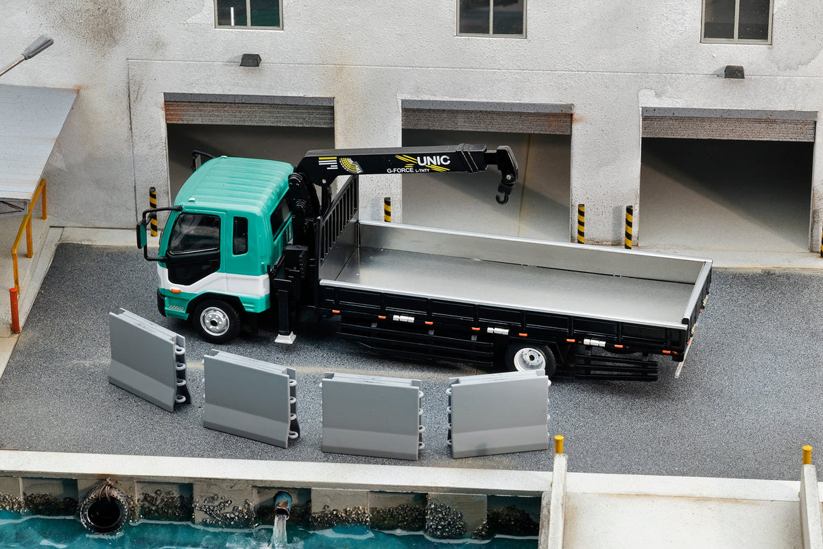 GCD 1:64 Mitsubishi Fuso Fighter(1024) Truck With Crane KS-082-633