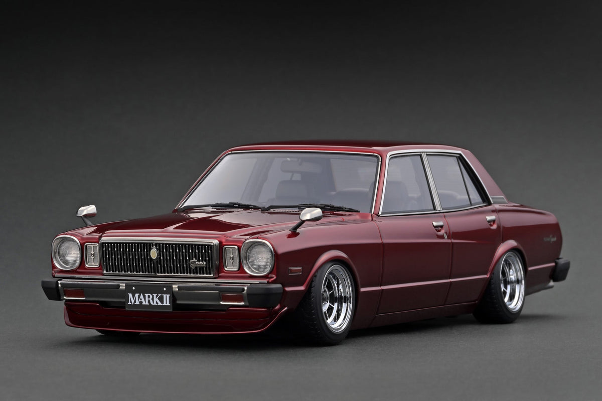 Ignition Model 1:18 Toyota MarkⅡ Sedan Grande (MX41) Red Metallic IG3428