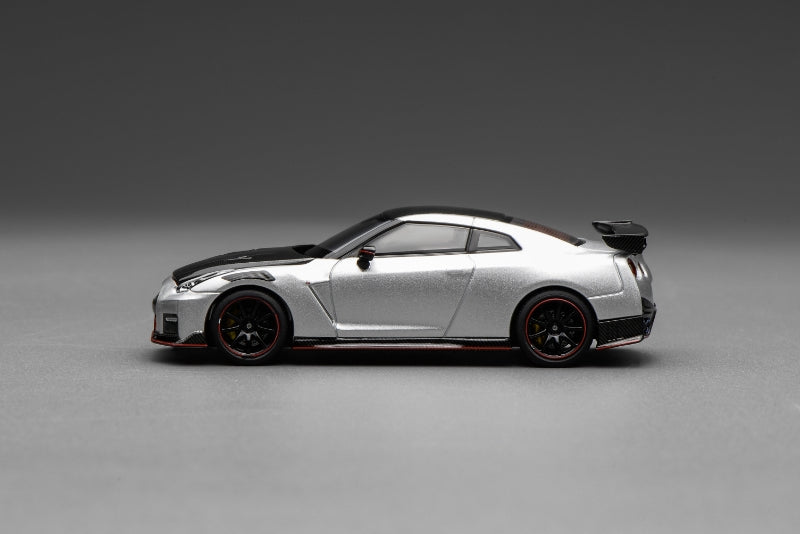 MOTORHELIX 1:64 Nissan GT-R NISMO (R35) Special Edition 2022 (3 Colours)