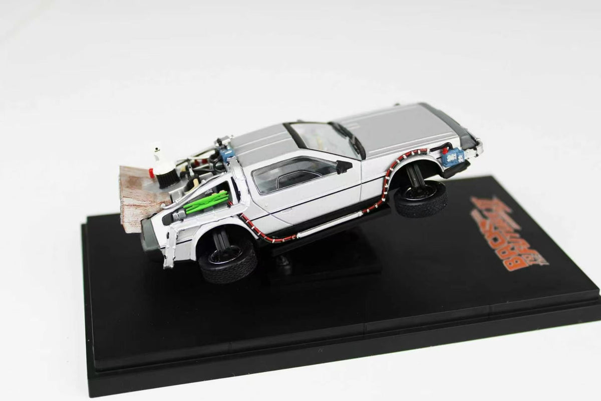 [Preorder] Zincit Model 1:43 Back to the Future Flying DeLorean (2 Versions)