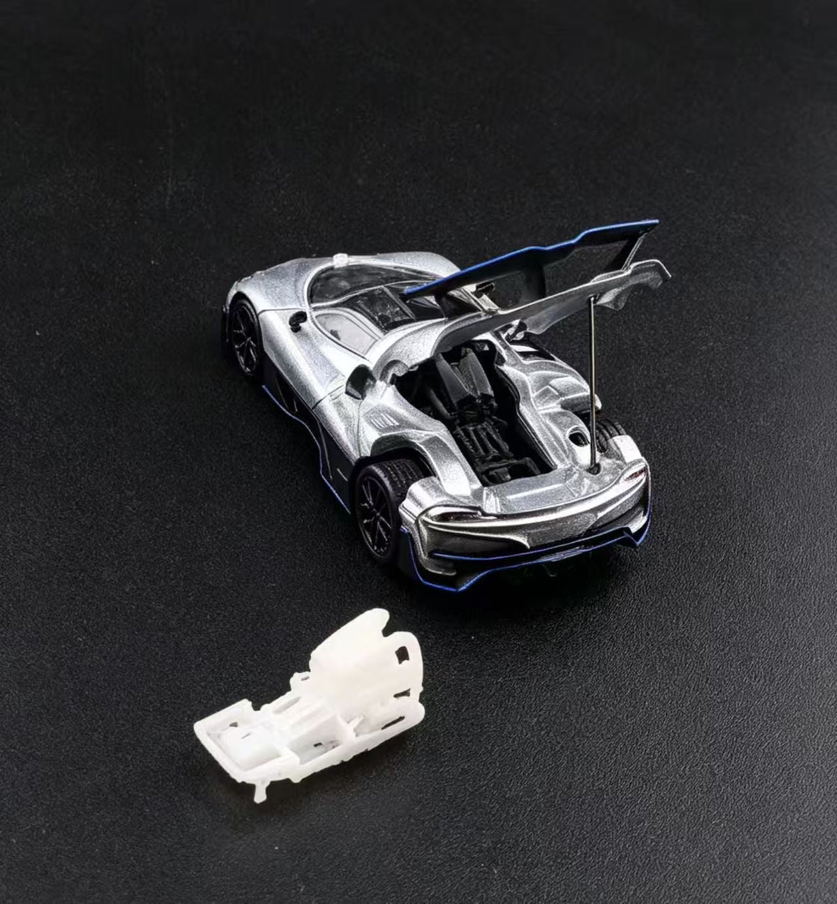 [Preorder] Fine Works64 1:64 SSC Tuatara Striker Metallic Red