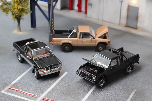 GCD 1:64 Toyota Hilux SR5 XTRA Cab - LHD (3 Versions)