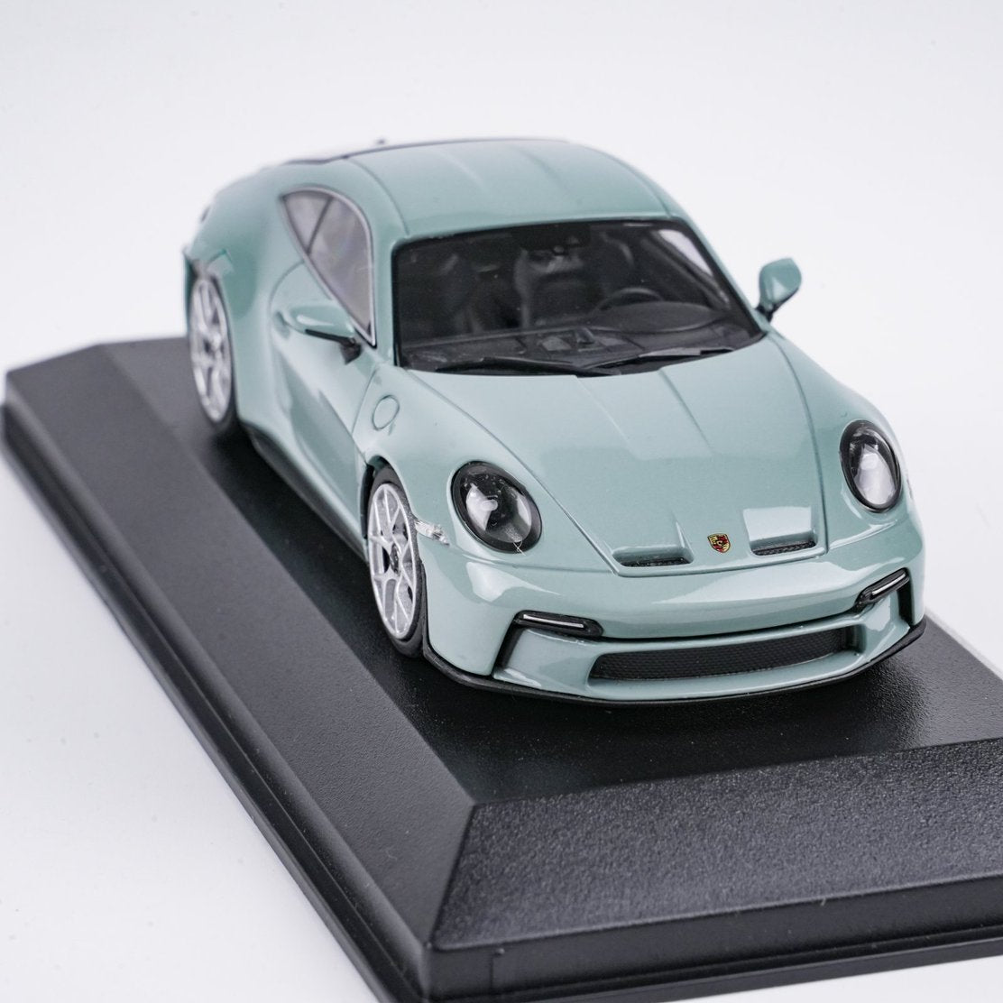 MINICHAMPS 1:43 PORSCHE 911(992) S/T - 2023 - GREEN METALLIC 410063021
