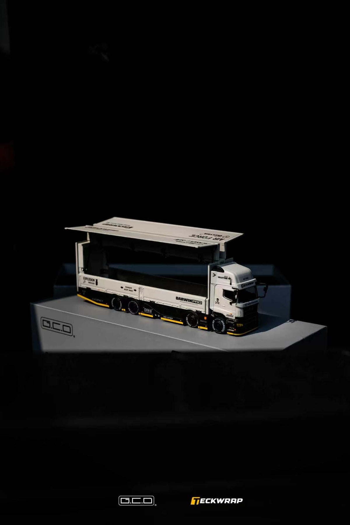 GCD 1:64 Hino Profia 700 combat Grey Livery (DarwinPro &TECKWRAP) 2018 KS-118-688