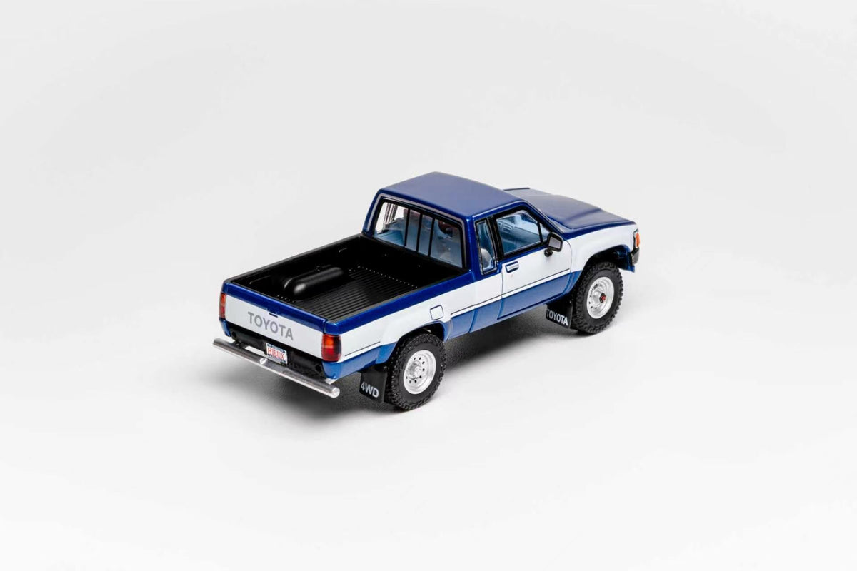 GCD 1:64 Toyota Hilux SR5 XTRA Cab 1985 (LHD) (3 Colours) KS-087-641/ KS-087-642/ KS-087-643