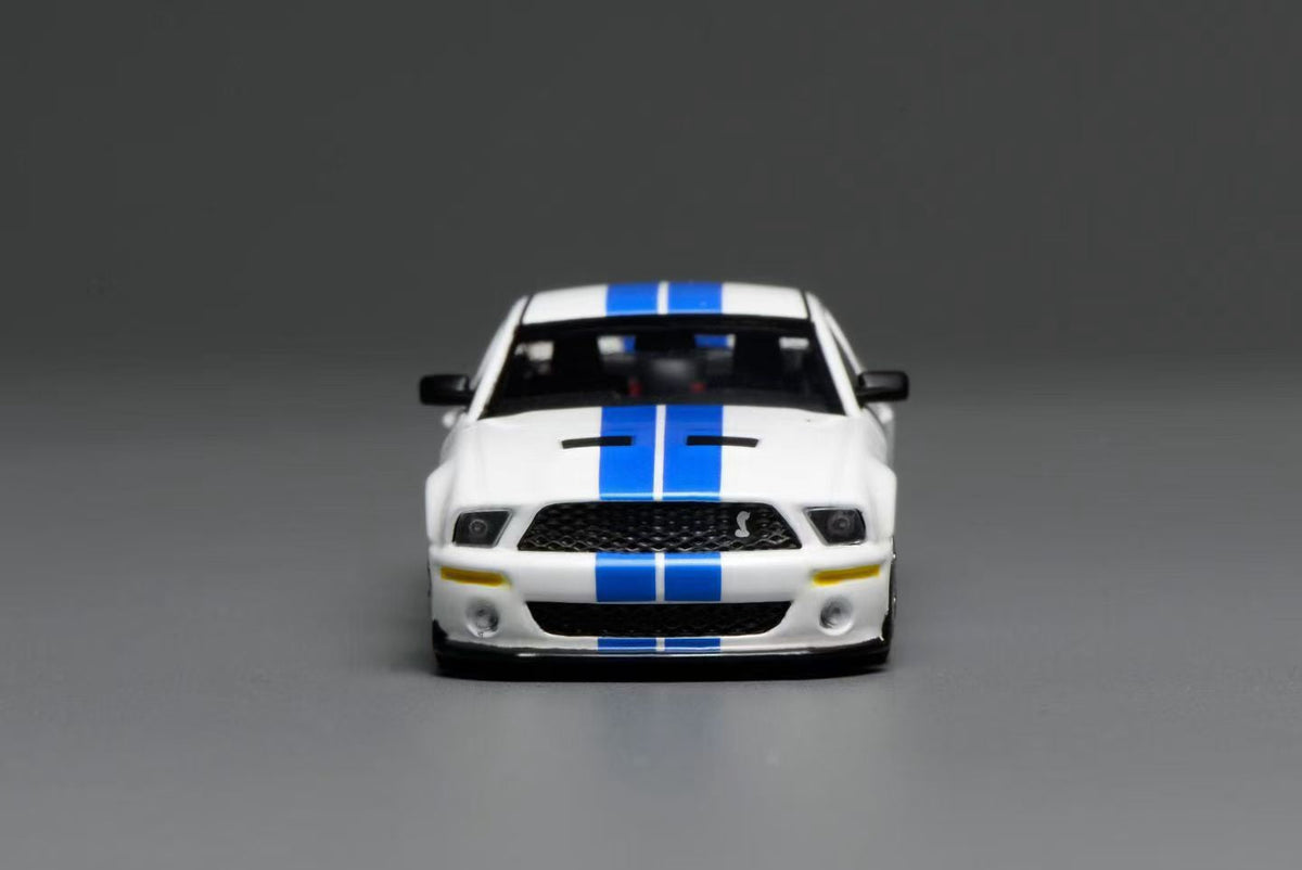 MOTORHELIX x Greenlight 1:64 Ford Mustang Shelby GT500 2007 (2 Colours)