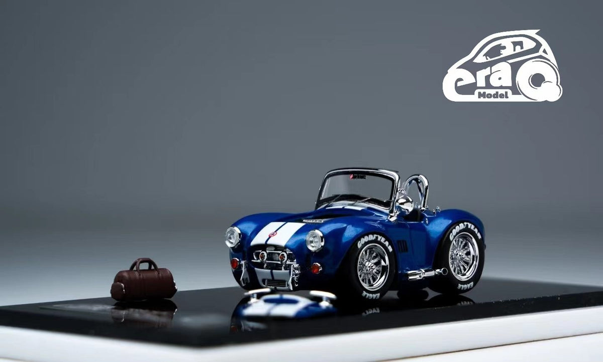 [Preorder] EraQ X DYwork 1:64 Shelby Cobra 427 Blue Livery (with luggage bag)
