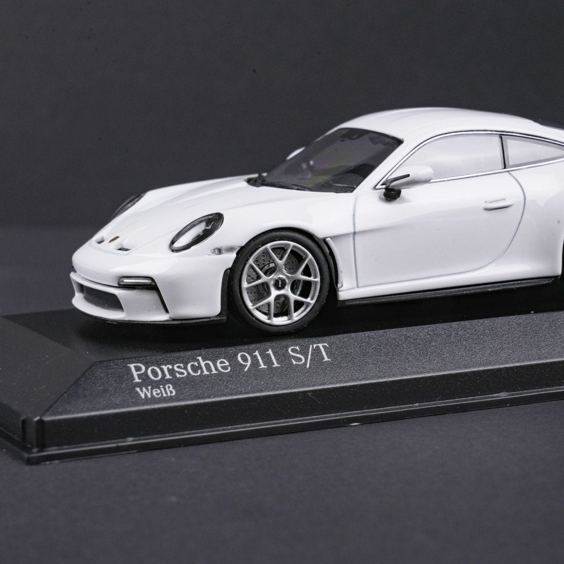 MINICHAMPS 1:43 PORSCHE 911(992) S/T -2023-WHITE 410063020