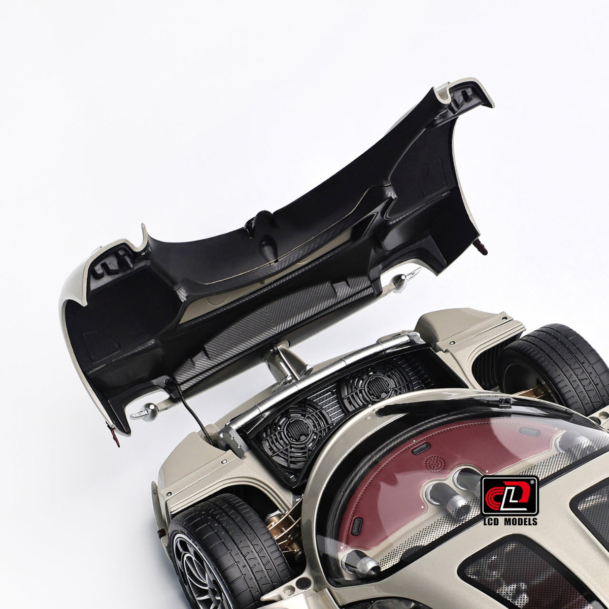 [Preorder] LCD 1:18 Pagani Utopia (2 Colours) LCD18024-PW/ LCD18024-GO