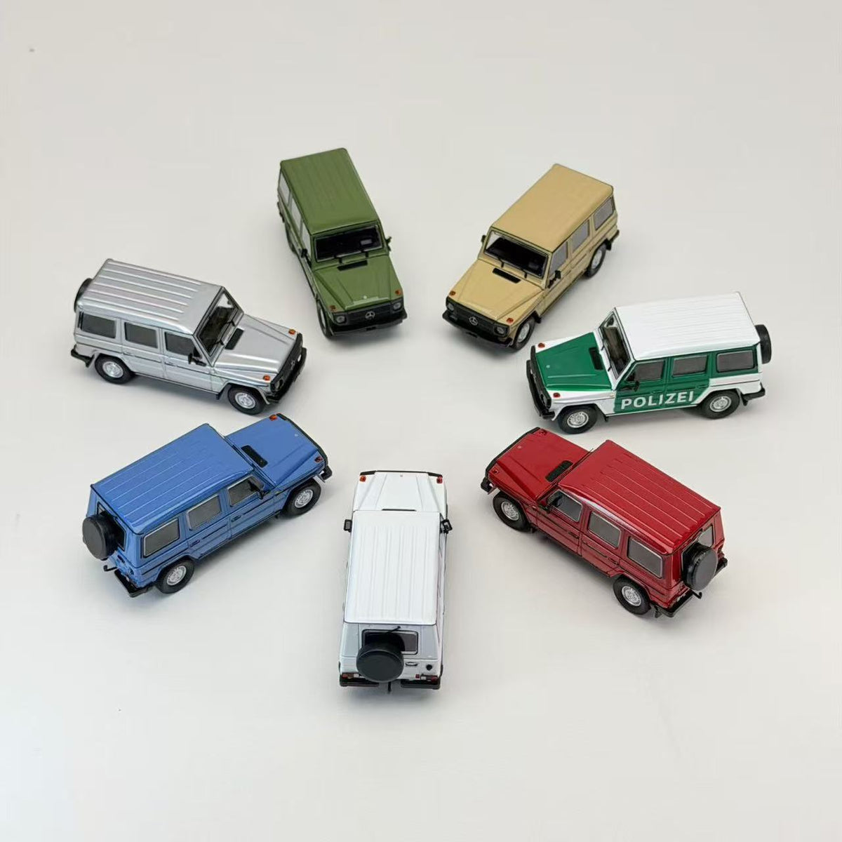 JIYI 1:64 Mercedes-Benz W460 Blind Box (Randomly Inserted)