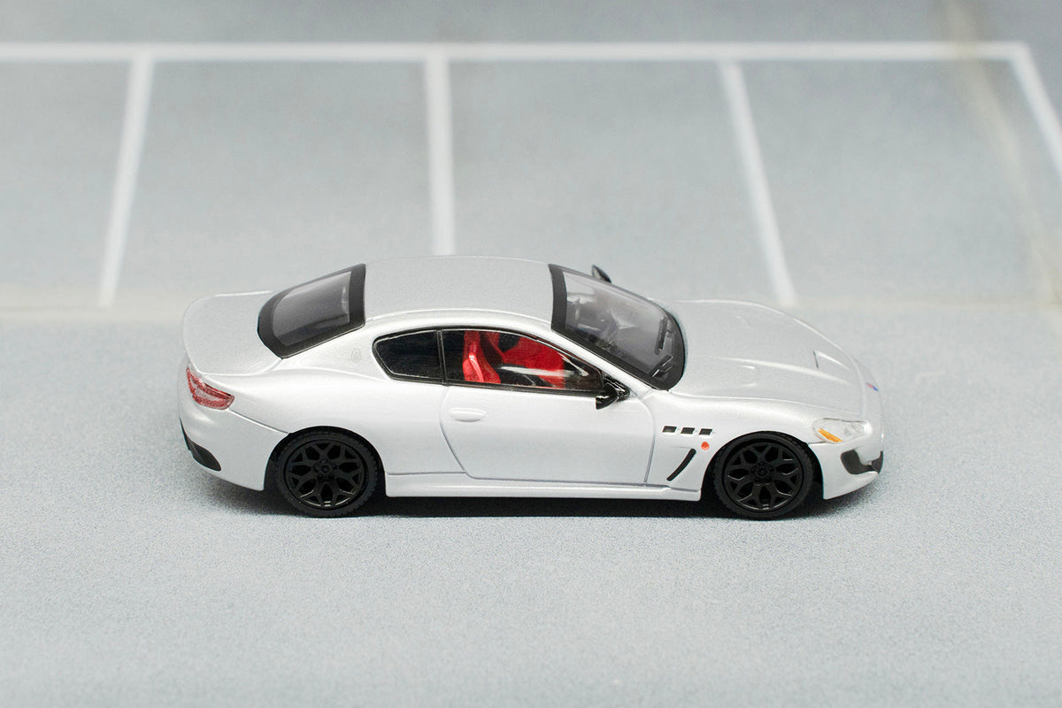 Shadow 1:64 Maserati GT LHD ( 2 Colours) LL-008-316/LL-008-317