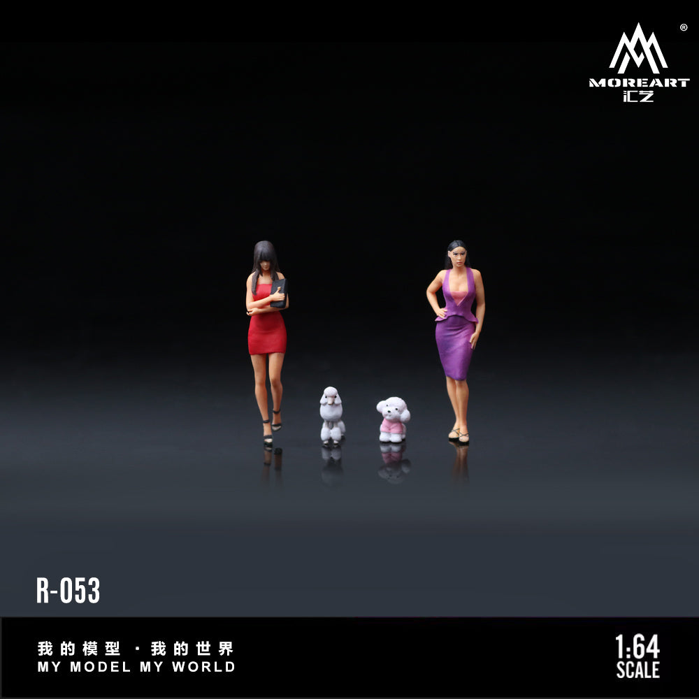 MoreArt 1:64 DOG WALKING GIRL DOLL A SET MO223053