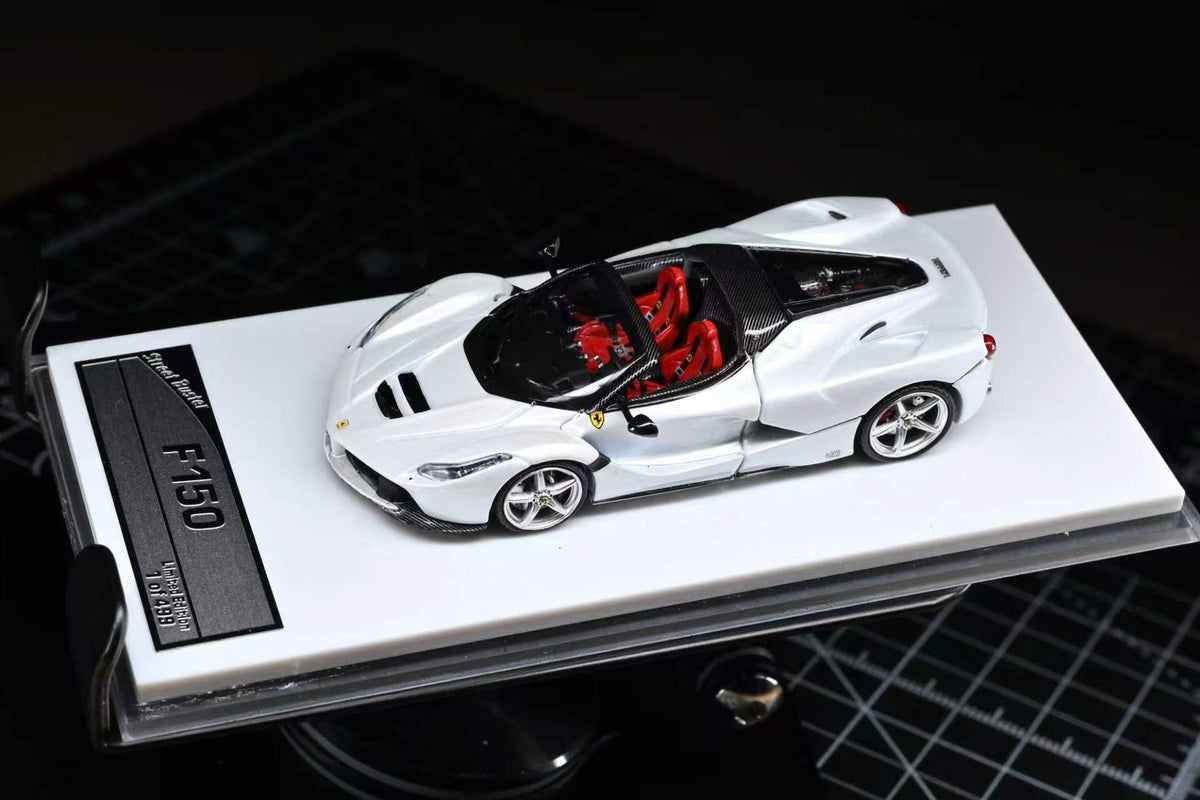 [Preorder] Street Buster 1:64 Ferrari F150 Bianco Avus-Rosso interior